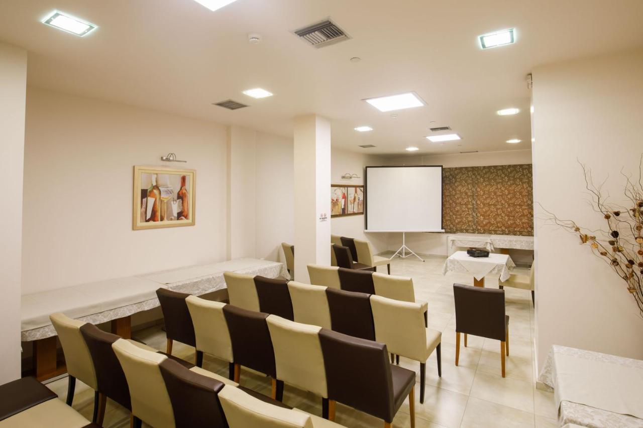 Lamía Hotel Athina מראה חיצוני תמונה