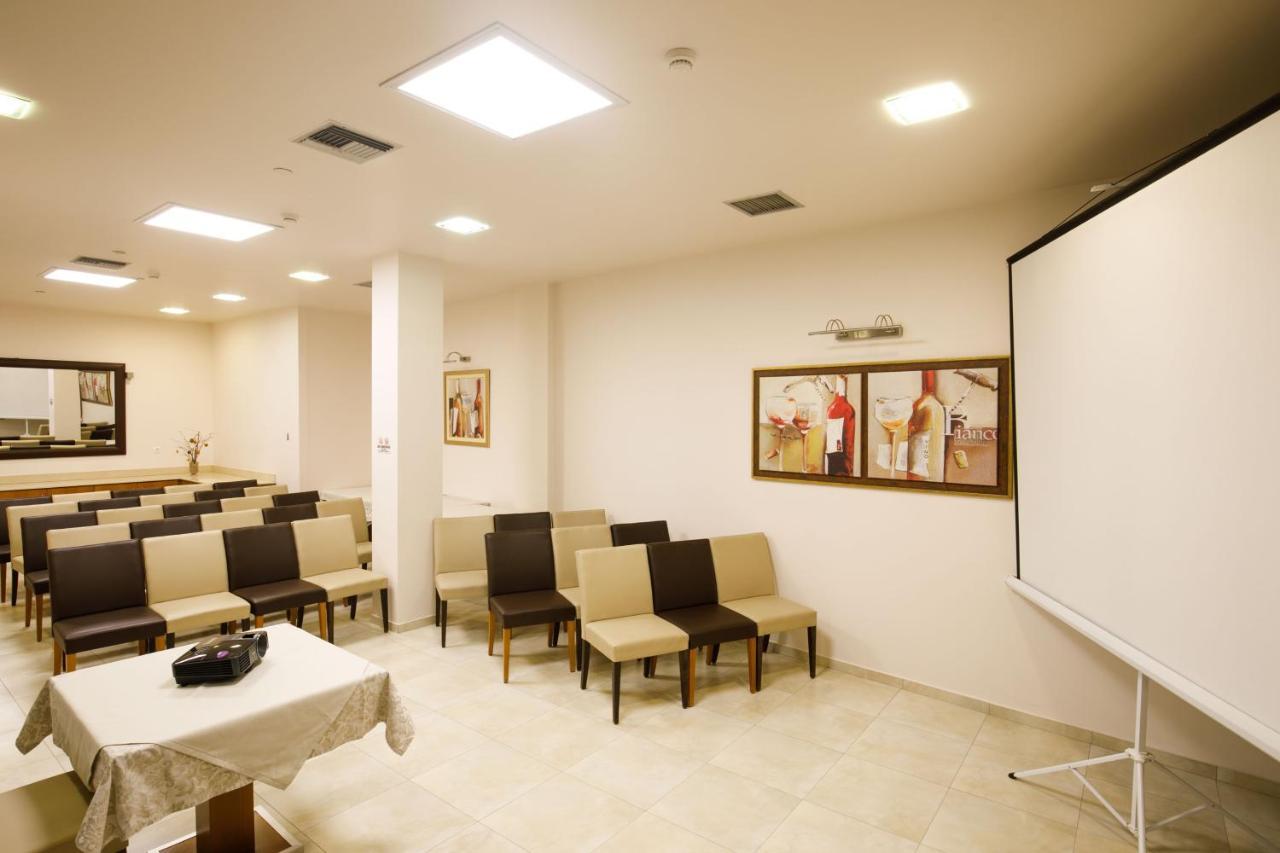 Lamía Hotel Athina מראה חיצוני תמונה